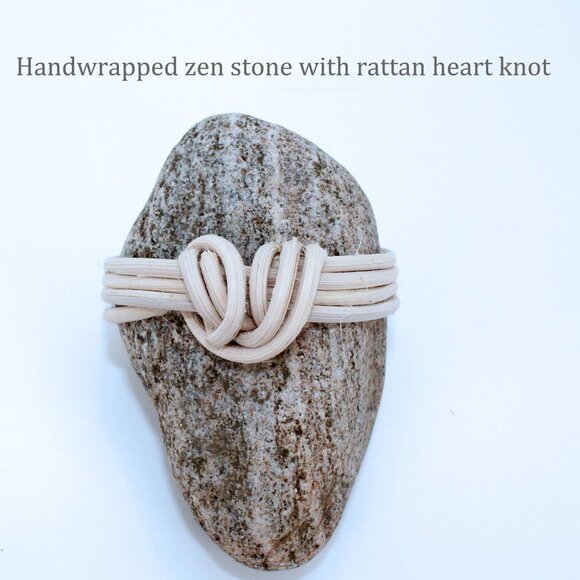 "Heart Knot" Rock Art Zen Decor - Japanese Wrapped Rock handcrafted with rattan - Picture 6 of 6